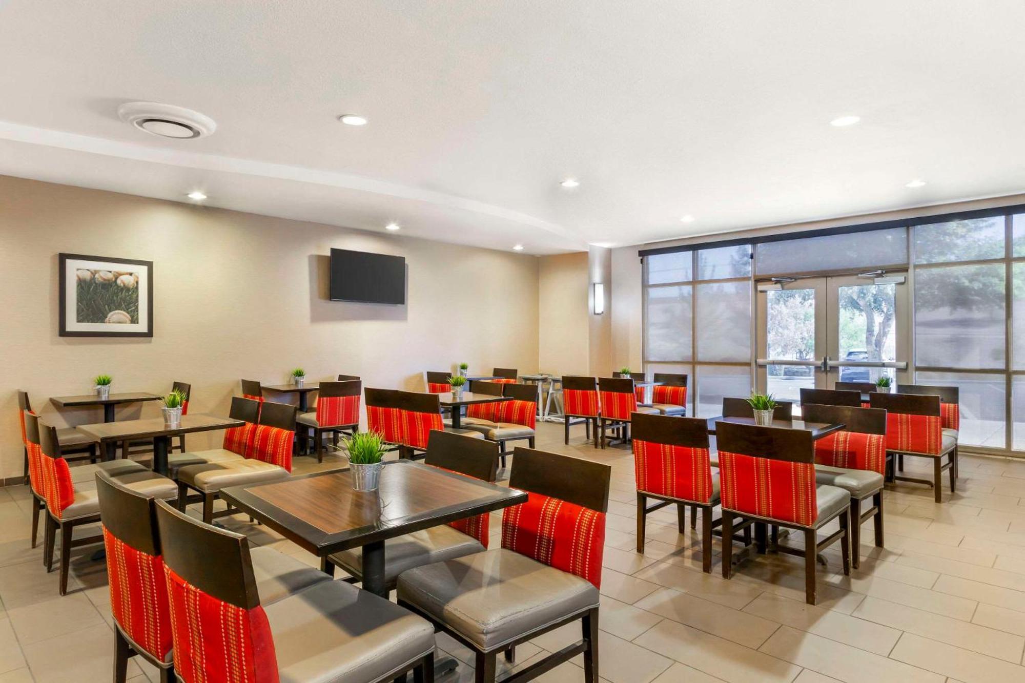 Comfort Suites Glendale - State Farm Stadium Area Exterior foto