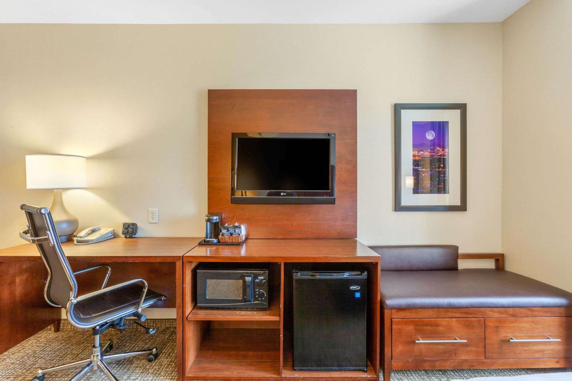 Comfort Suites Glendale - State Farm Stadium Area Exterior foto